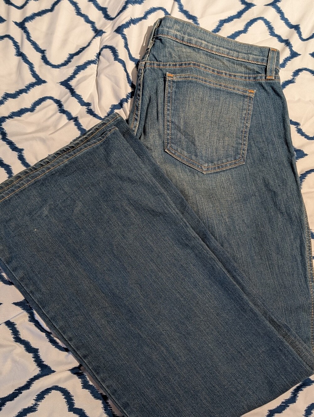GAP Women's Low Rise Medium Blue Boot Leg Jeans. Size 16